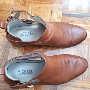 MICHAEL KORS BOOTIES